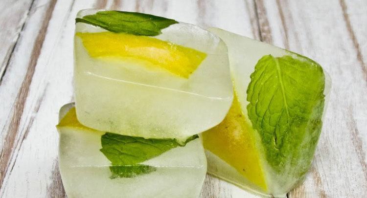 Glowing-Dry-Skin-With-lemon-mint-ice-cube